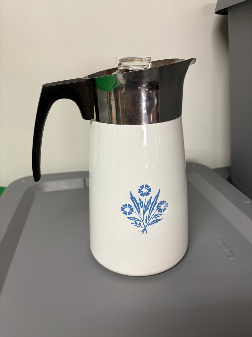 Corningware White Coffee percolator with corn flower Blue Floral pattern